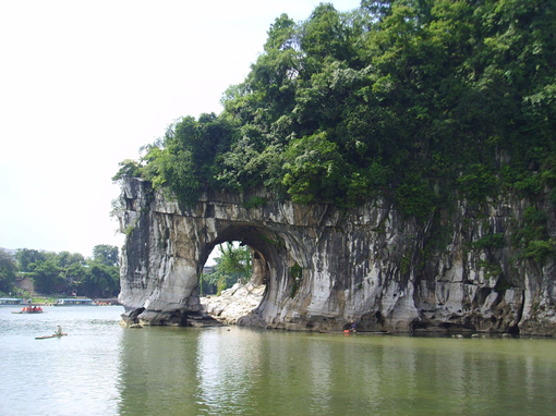 象鼻山
