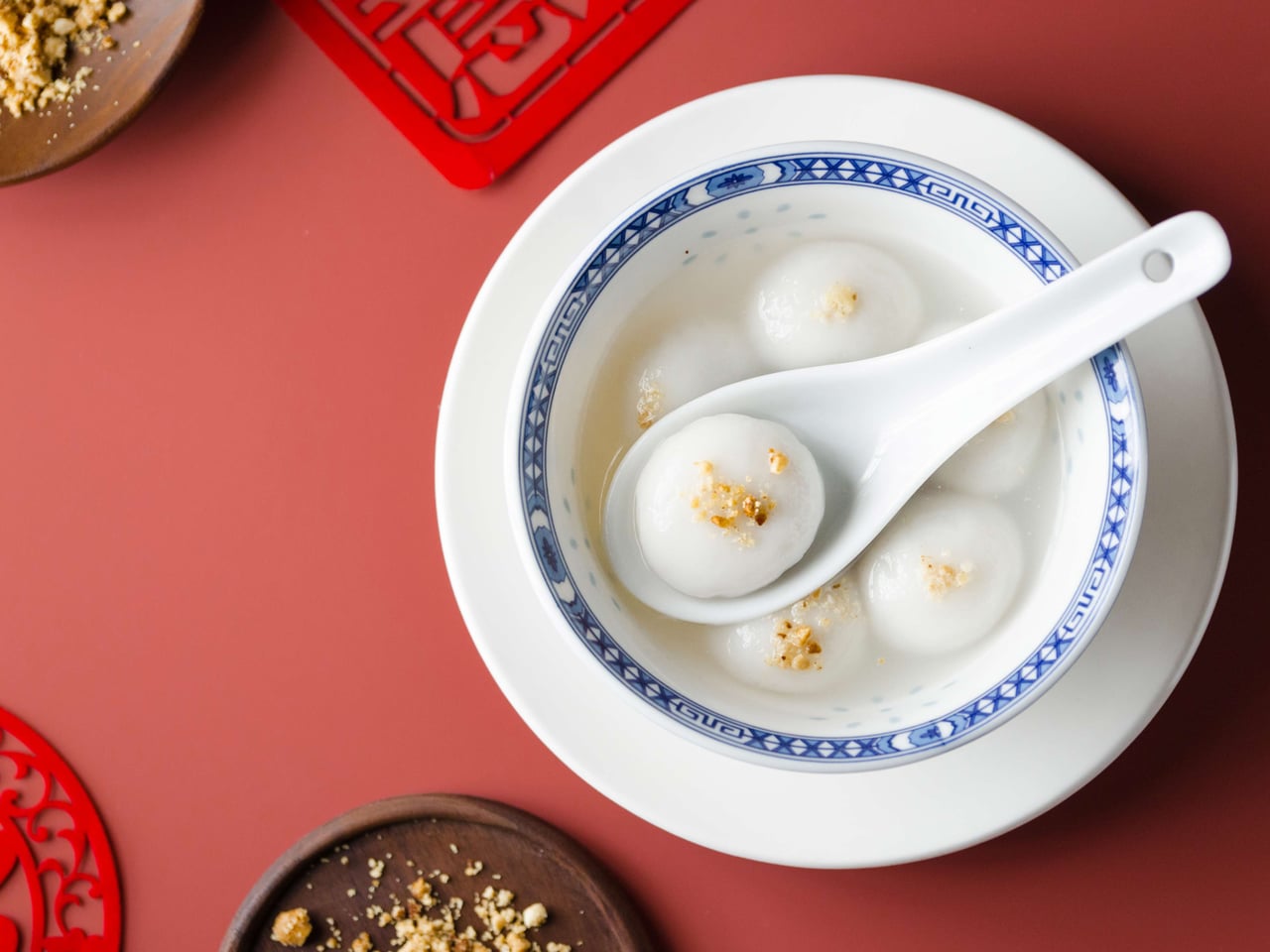 元宵节灯笼与汤圆