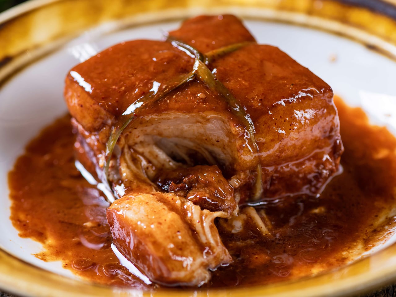 蕴含历史故事的东坡肉